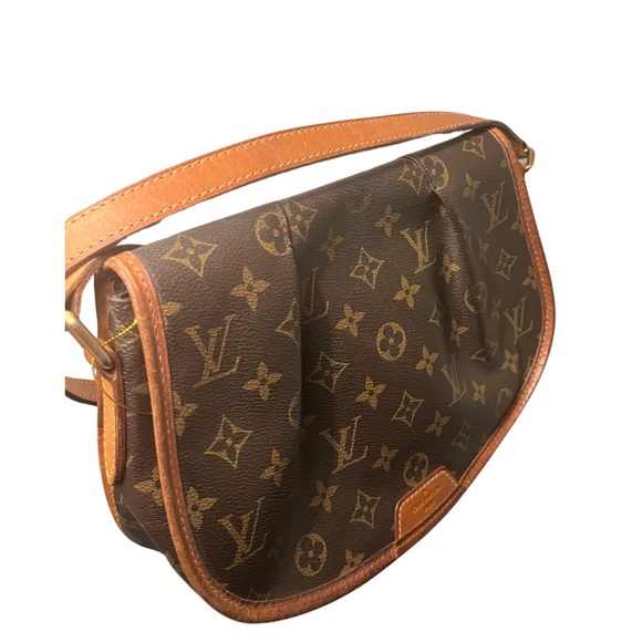 Louis Vuitton EUC Menilmontant PM Monogram Shoulder Bag - Picture 3 of 17